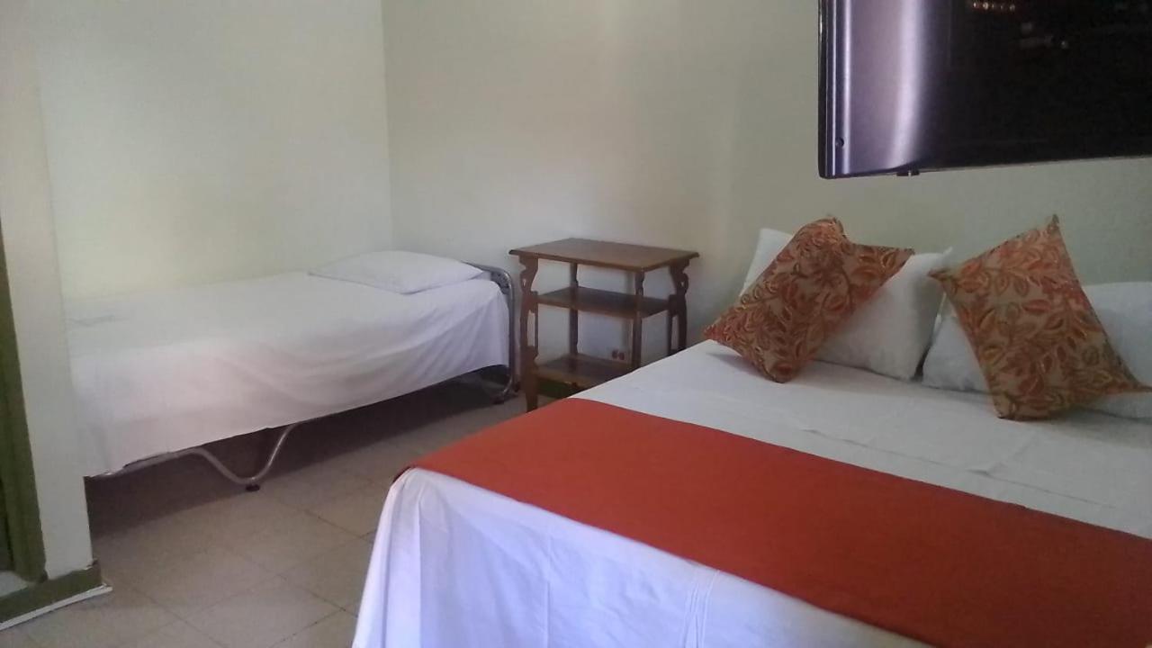 Hosteria De La Plaza Menor Santa Fe de Antioquia Bagian luar foto