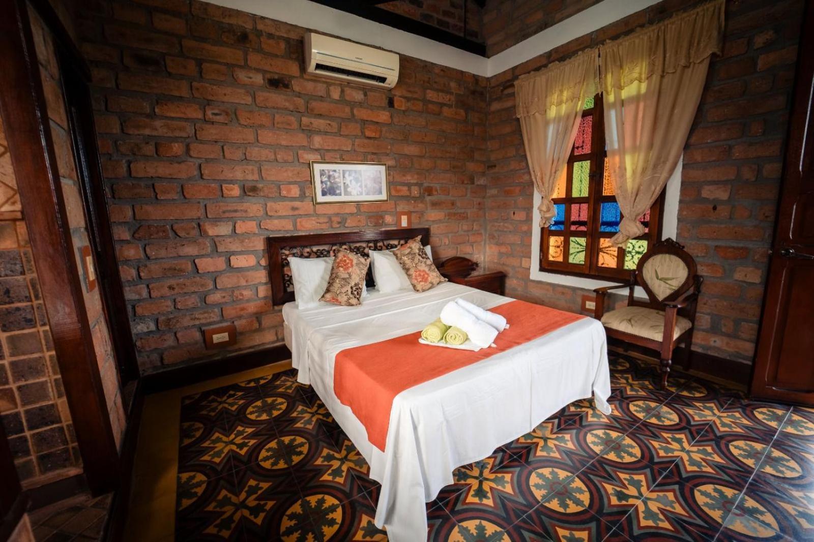 Hosteria De La Plaza Menor Santa Fe de Antioquia Bagian luar foto