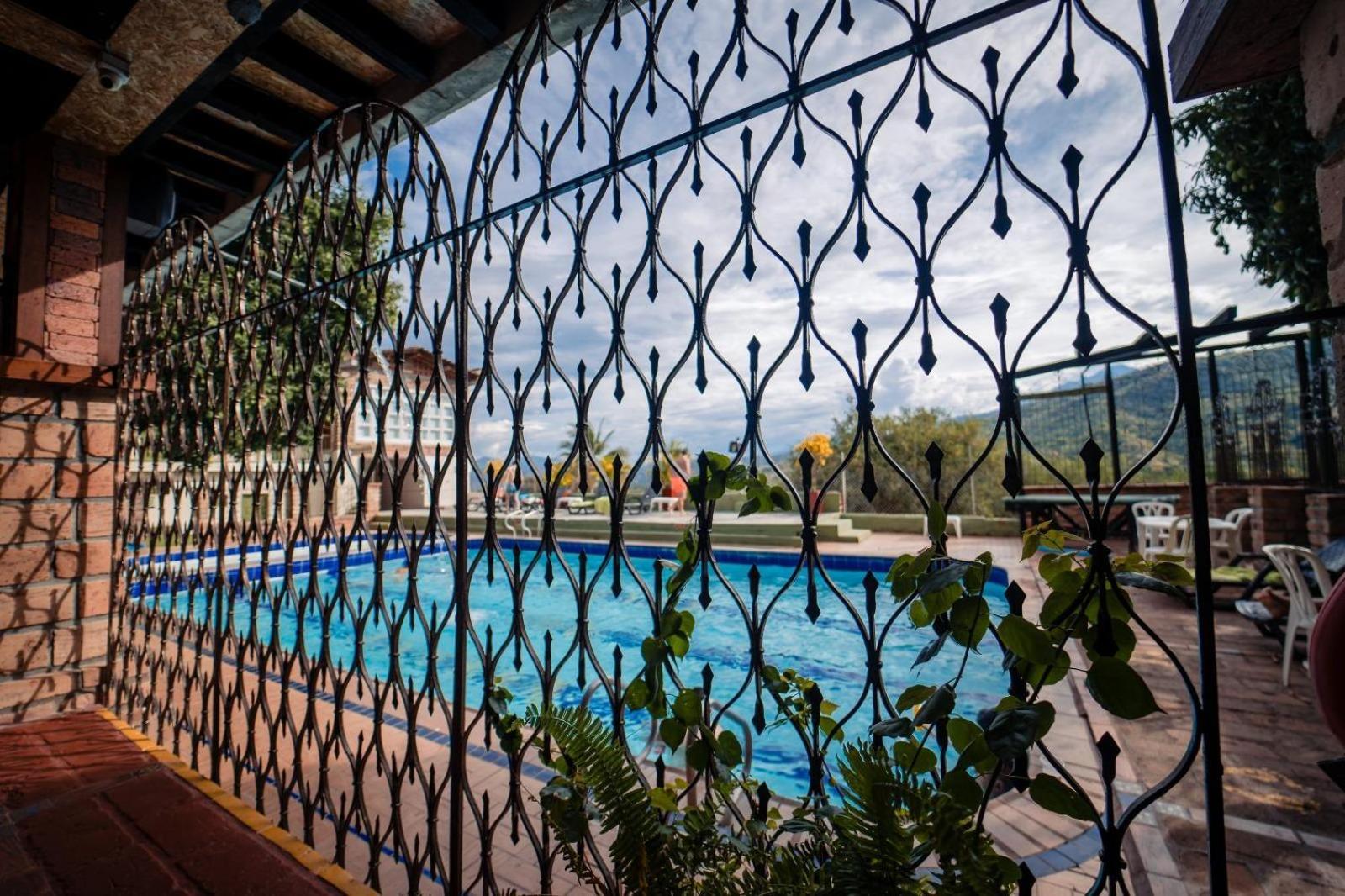 Hosteria De La Plaza Menor Santa Fe de Antioquia Bagian luar foto