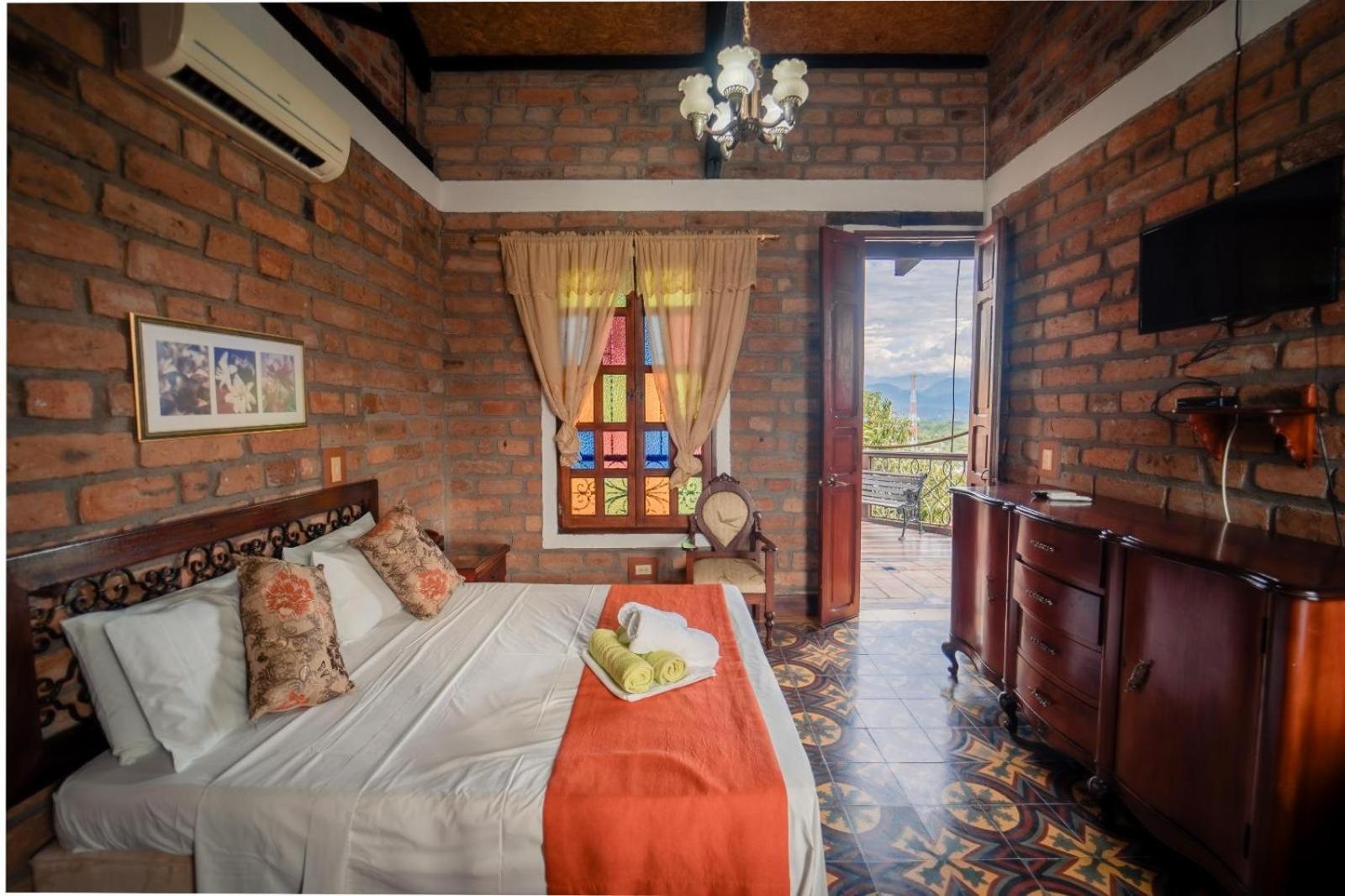 Hosteria De La Plaza Menor Santa Fe de Antioquia Bagian luar foto
