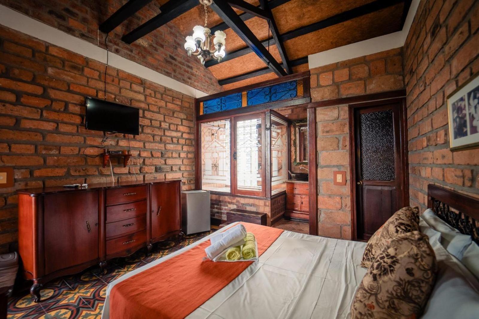 Hosteria De La Plaza Menor Santa Fe de Antioquia Bagian luar foto