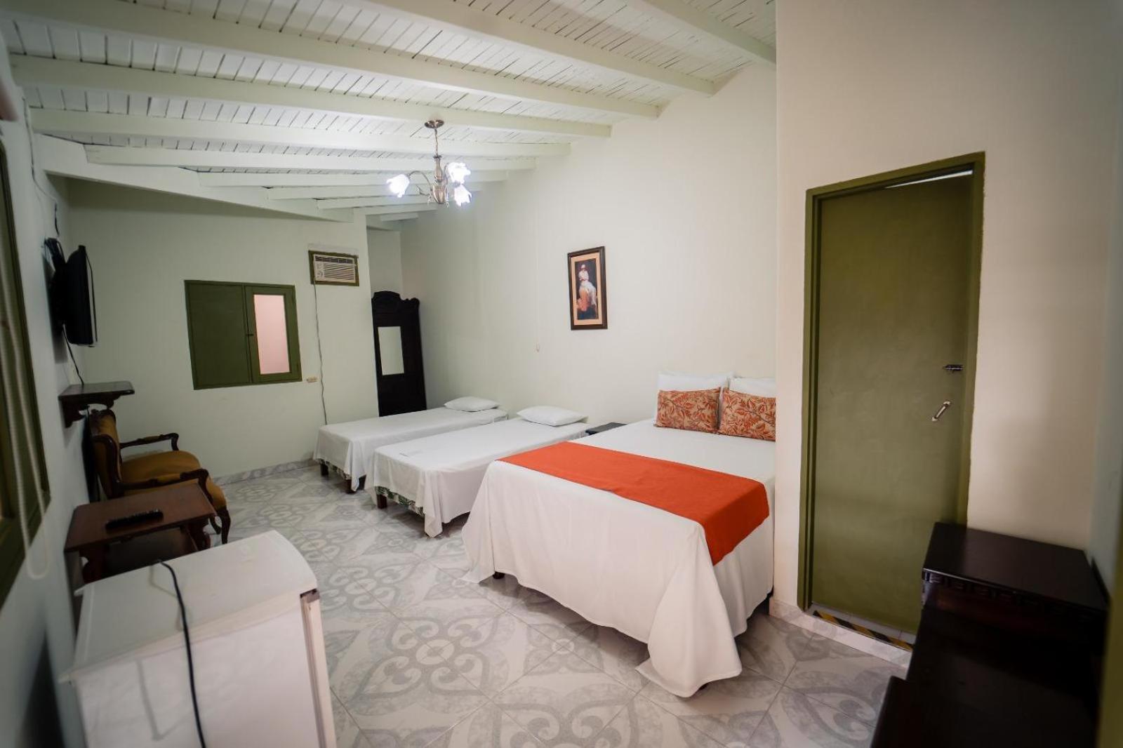 Hosteria De La Plaza Menor Santa Fe de Antioquia Bagian luar foto