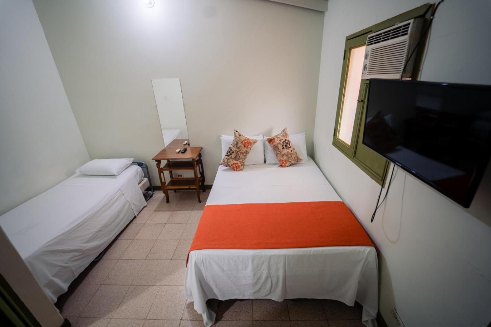 Hosteria De La Plaza Menor Santa Fe de Antioquia Bagian luar foto