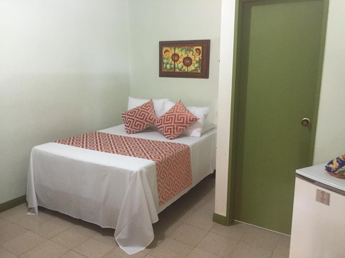 Hosteria De La Plaza Menor Santa Fe de Antioquia Bagian luar foto