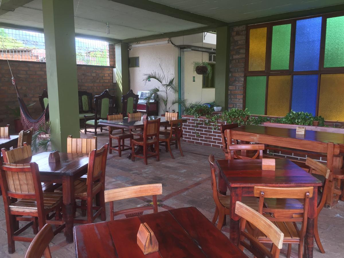 Hosteria De La Plaza Menor Santa Fe de Antioquia Bagian luar foto