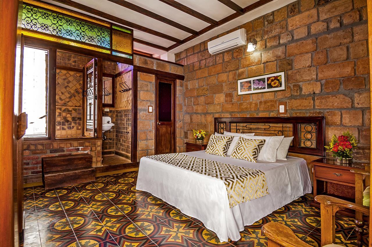 Hosteria De La Plaza Menor Santa Fe de Antioquia Bagian luar foto