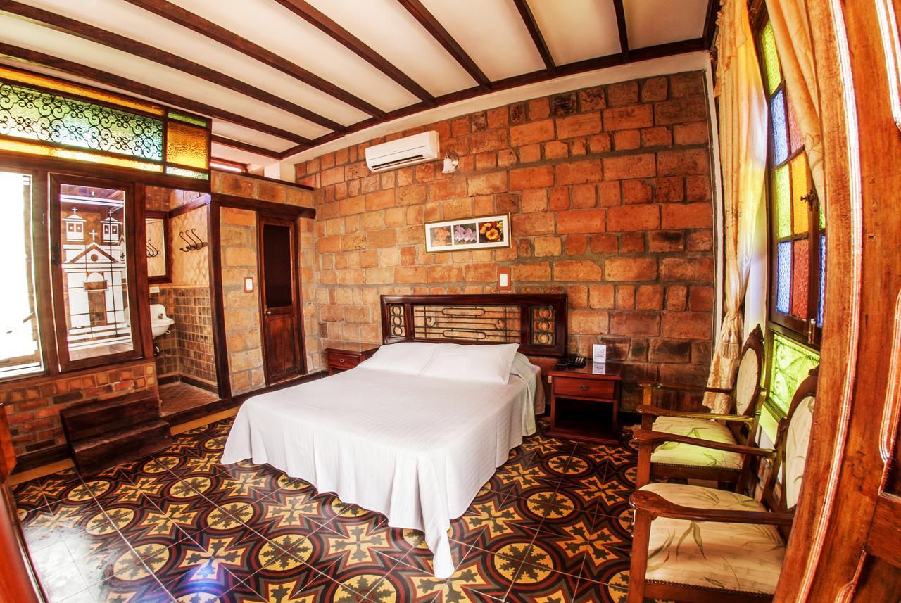 Hosteria De La Plaza Menor Santa Fe de Antioquia Bagian luar foto